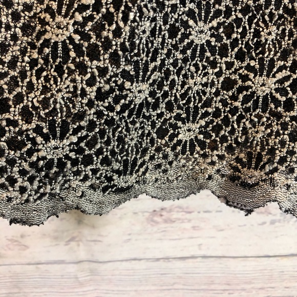 Georgio Fiorline Collection Flower black/white top - Picture 4 of 7